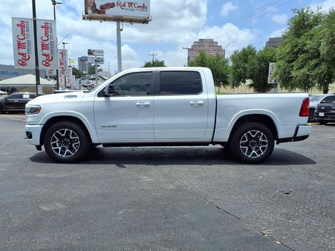 Used 2025 RAM 1500 Laramie AWD/4WD image 8