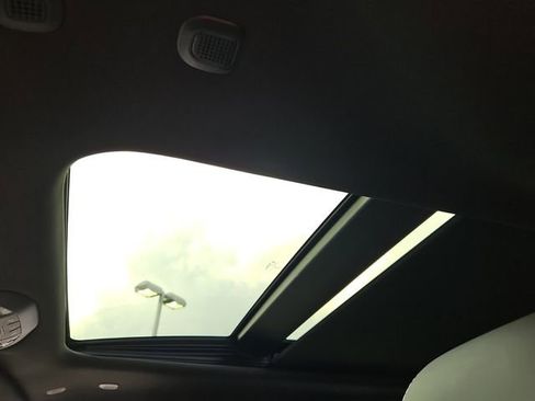 New 2026 Chrysler Pacifica Limited w/ Uconnect Theater Family Group image 11