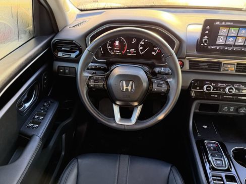 Used 2025 Honda Pilot EX-L image 14