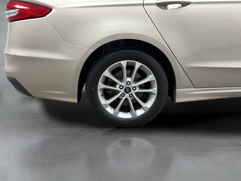 Used 2019 Ford Fusion SE FWD image 27