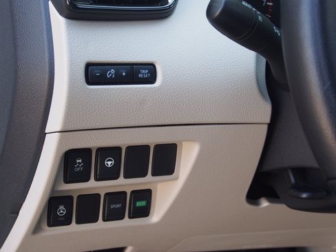 Used 2022 Nissan Rogue Sport SL w/ Premium Package FWD image 13