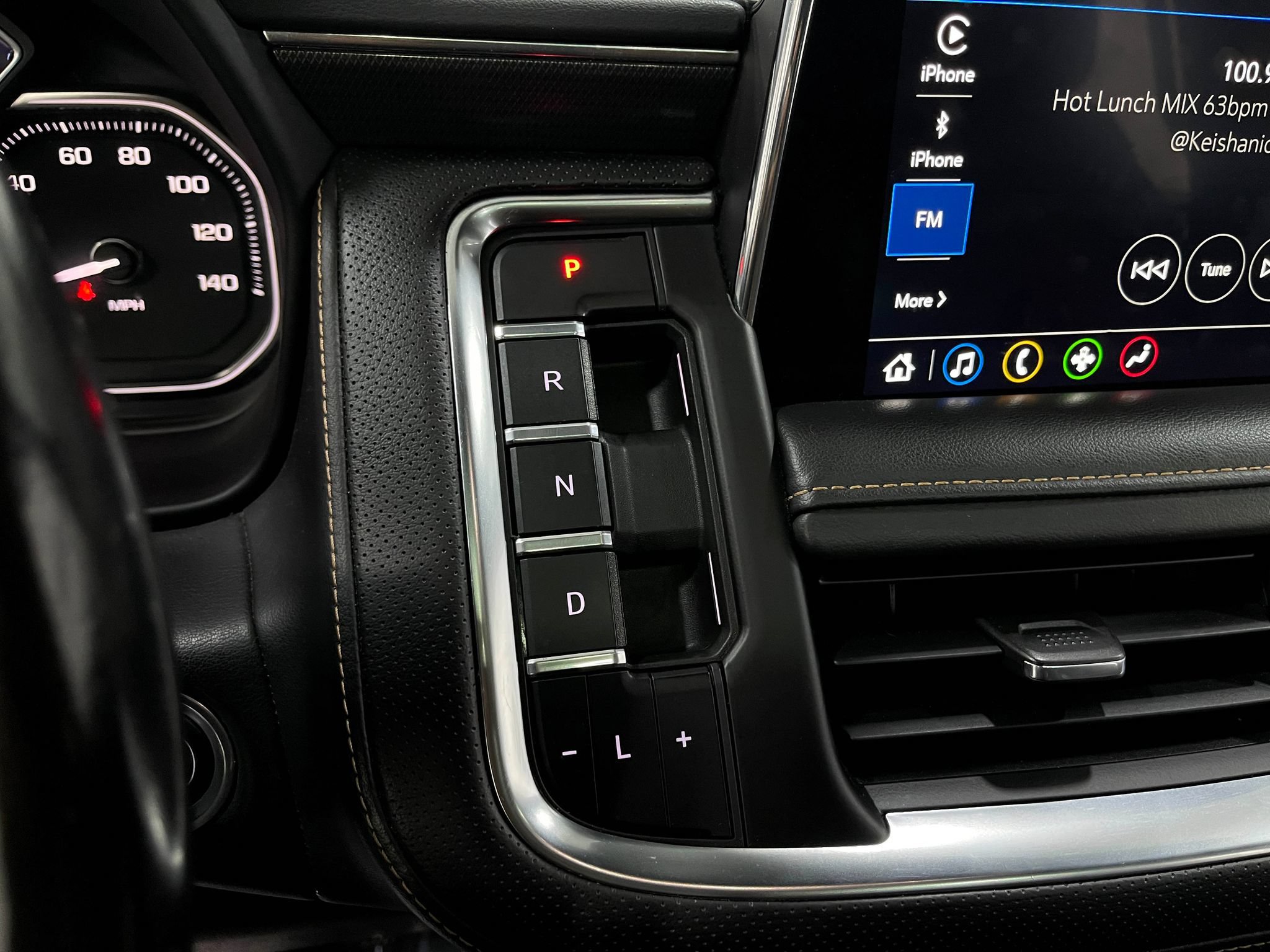 Used 2021 GMC Yukon AT4 w/ Technology Package AWD/4WD image 28