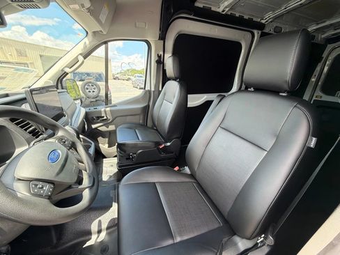 New 2026 Ford Transit 250 148 Medium Roof w/ Load Area Protection Package RWD image 7