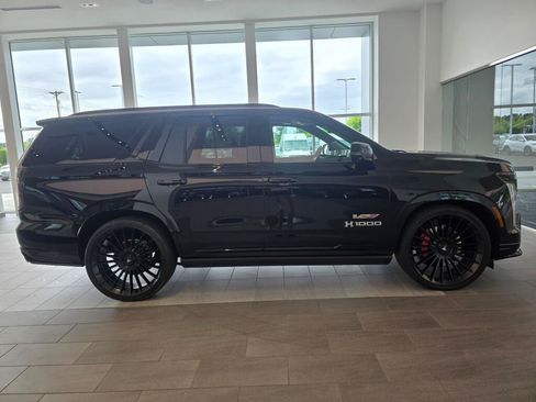 Used 2025 Cadillac Escalade V AWD/4WD image 7