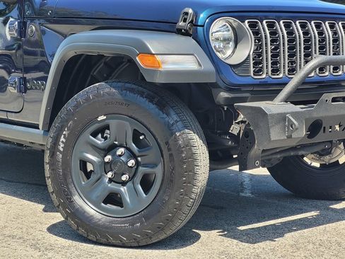 Used 2025 Jeep Wrangler Unlimited Sport AWD/4WD image 4