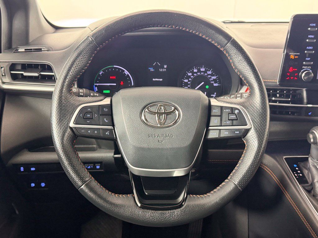 Used 2021 Toyota Sienna XSE FWD image 21