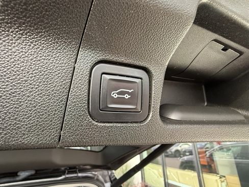 Used 2017 GMC Acadia SLT image 28