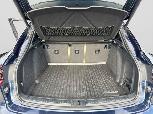 Used 2018 Porsche Macan AWD/4WD image 40