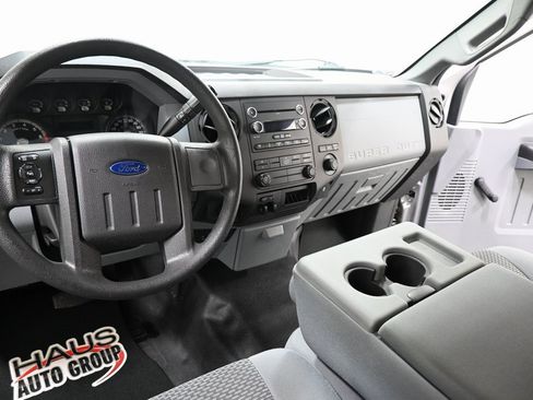 Used 2015 Ford F250 XL w/ XL Appearance Package image 4