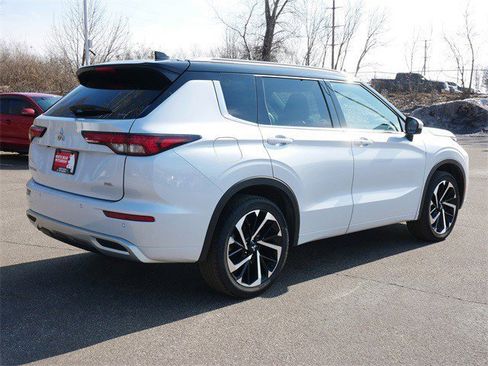 Used 2023 Mitsubishi Outlander SEL image 7
