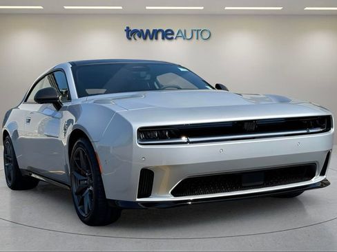 Used 2024 Dodge Charger Daytona Scat Pack w/ Plus Group AWD/4WD image 7