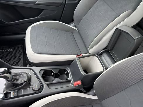 New 2026 Volkswagen Taos SE AWD/4WD image 21