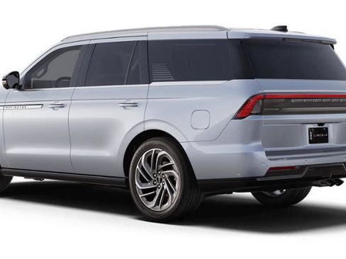 New 2025 Lincoln Navigator Reserve image 25