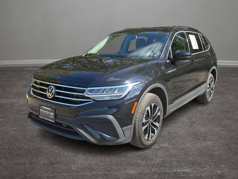 Used 2022 Volkswagen Tiguan S image 32