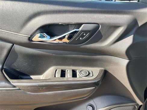 Used 2019 GMC Acadia SLT image 25