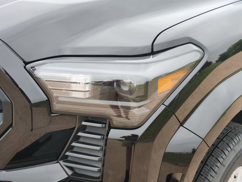 New 2026 Toyota Tacoma SR5 AWD/4WD image 9