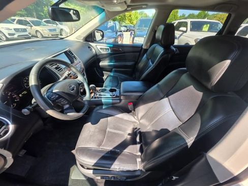 Used 2015 Nissan Pathfinder Platinum AWD/4WD image 12
