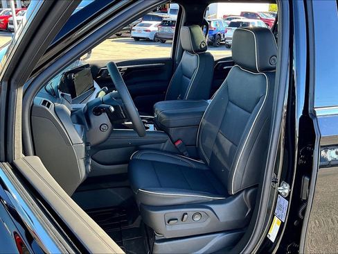 New 2026 Chevrolet Suburban Premier w/ Sun And Tow Package image 9