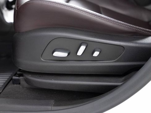 Used 2022 Cadillac XT6 Premium Luxury w/ Technology Package image 17