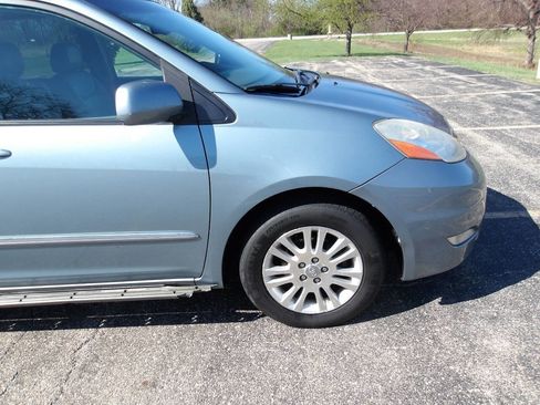 Used 2008 Toyota Sienna XLE Limited image 39