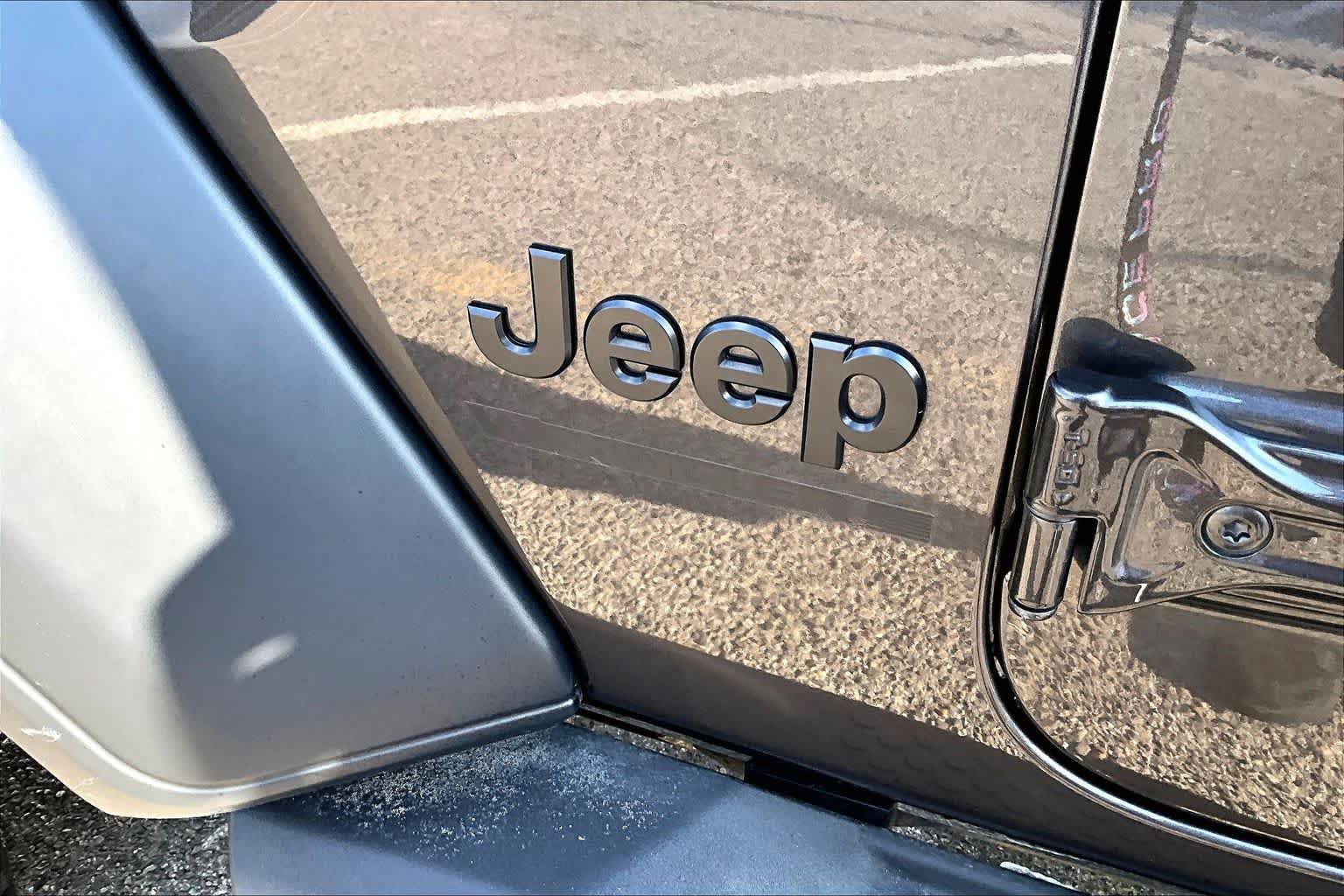 Used 2025 Jeep Wrangler Unlimited Sport AWD/4WD image 10
