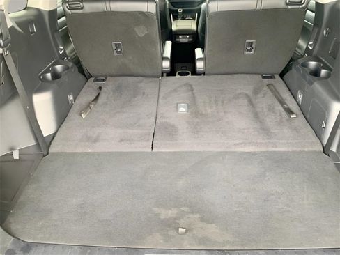 Used 2024 Toyota Highlander XLE image 24