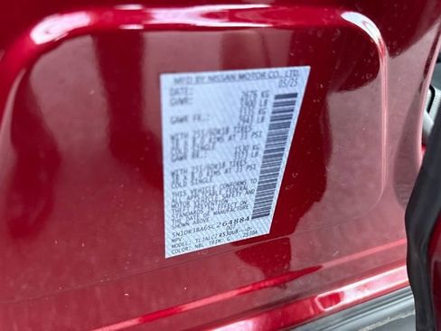 Used 2025 Nissan Pathfinder SV image 28