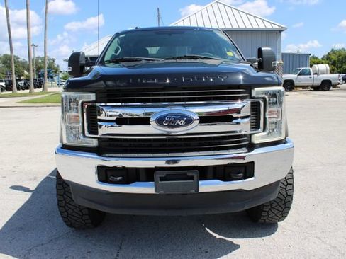 Used 2018 Ford F250 XLT AWD/4WD image 2