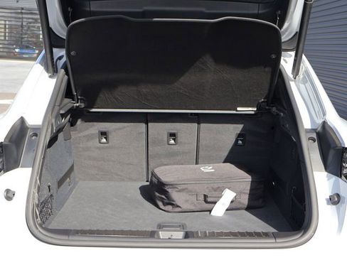 Certified 2025 Porsche Macan 4 Electric AWD/4WD image 25