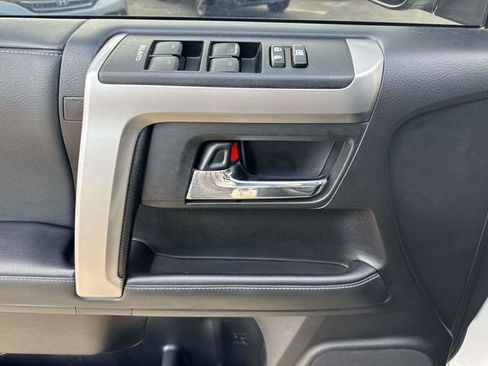 Used 2021 Toyota 4Runner SR5 Premium image 25