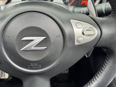 Used 2010 Nissan 370Z Touring RWD image 19