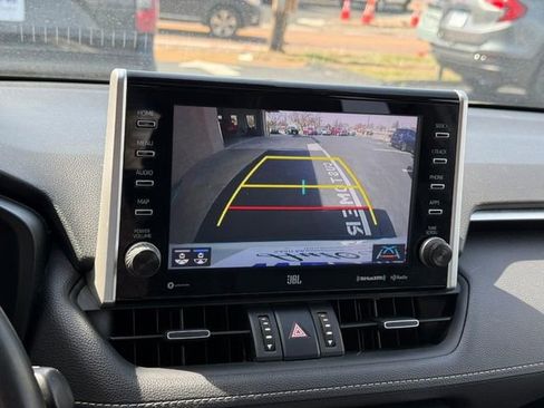 Used 2022 Toyota RAV4 XLE Premium image 24