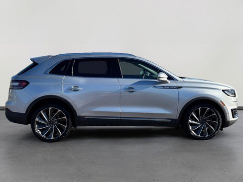Used 2019 Lincoln Nautilus Reserve image 6