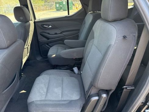 Used 2023 Chevrolet Traverse LT image 10