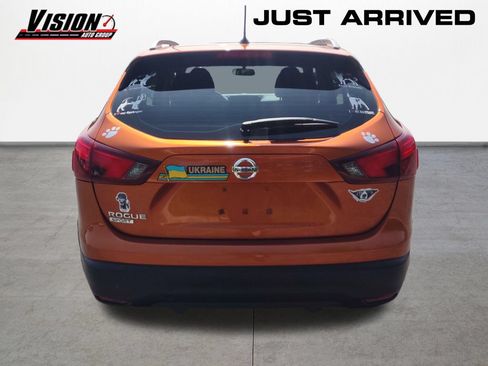 Used 2017 Nissan Rogue Sport SV AWD/4WD image 4