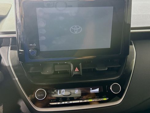 Used 2024 Toyota Corolla LE FWD image 18