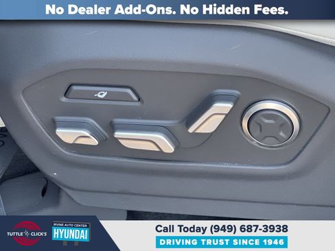 Used 2025 Hyundai Santa Fe Calligraphy AWD/4WD image 22