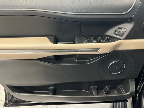Certified 2022 Ford Expedition Max Limited image 23