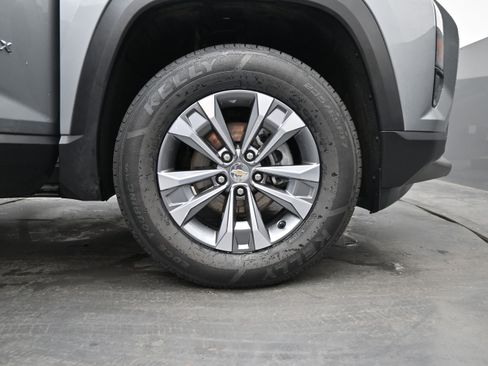 Used 2025 Chevrolet Equinox LT FWD image 22