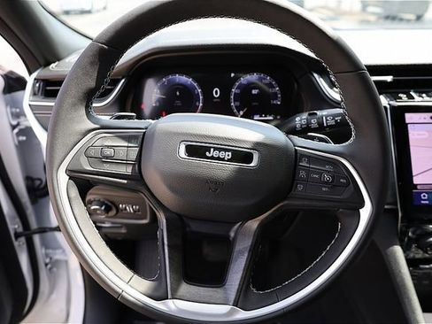 New 2025 Jeep Grand Cherokee L Limited image 18