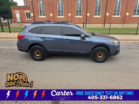 Used 2017 Subaru Outback 2.5i Premium AWD/4WD image 3