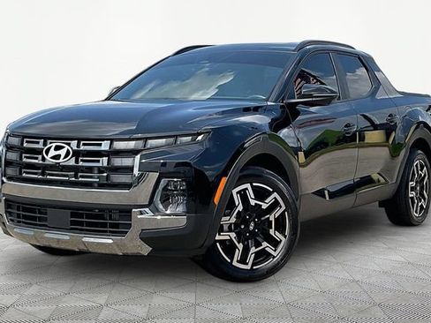 Used 2025 Hyundai Santa Cruz Limited AWD/4WD image 2