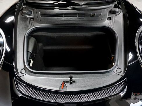 Used 2018 Porsche 911 GT3 RWD image 17