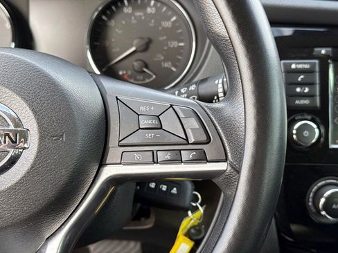 Used 2020 Nissan Rogue S image 30