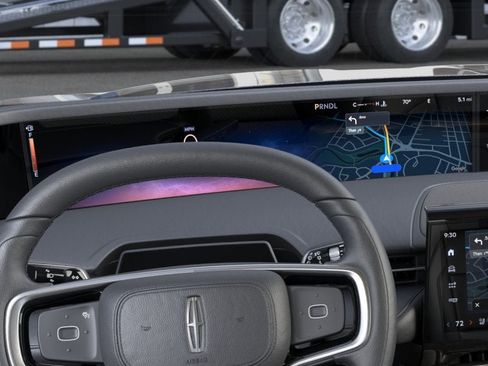New 2026 Lincoln Nautilus Premier AWD/4WD image 13