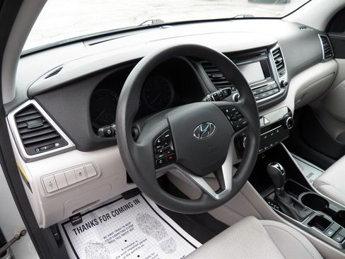Used 2017 Hyundai Tucson SE image 7