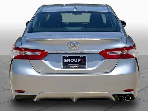 Used 2020 Toyota Camry SE FWD image 5