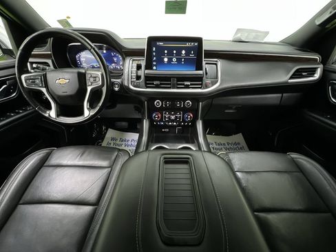 Used 2022 Chevrolet Suburban Premier AWD/4WD image 18