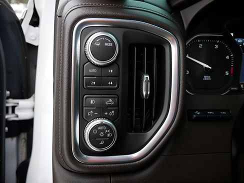 Used 2020 GMC Sierra 2500 Denali w/ Denali Ultimate Package image 18