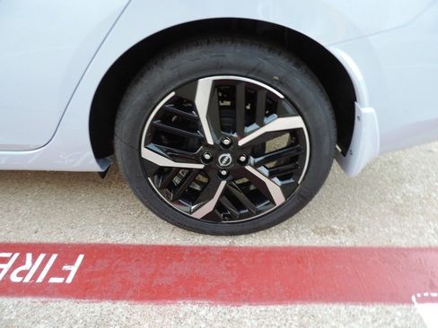 New 2025 Nissan Versa SR w/ Trunk Package image 10